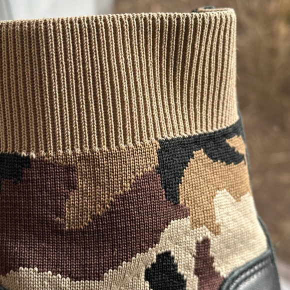 ALL BLACK🖤Camo 2" Flatform Sock Boot COOL military chic 9.5 BoHo Grunge GI Jane - Picture 3 of 12